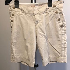 Sonoma khaki Bermuda shorts. Size 8